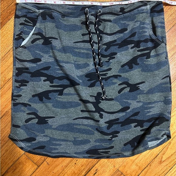 SUNDRY Evereve 1 Small Green Camo French Terry Skirt Bungee Drawstring 135.00 - Picture 7 of 11